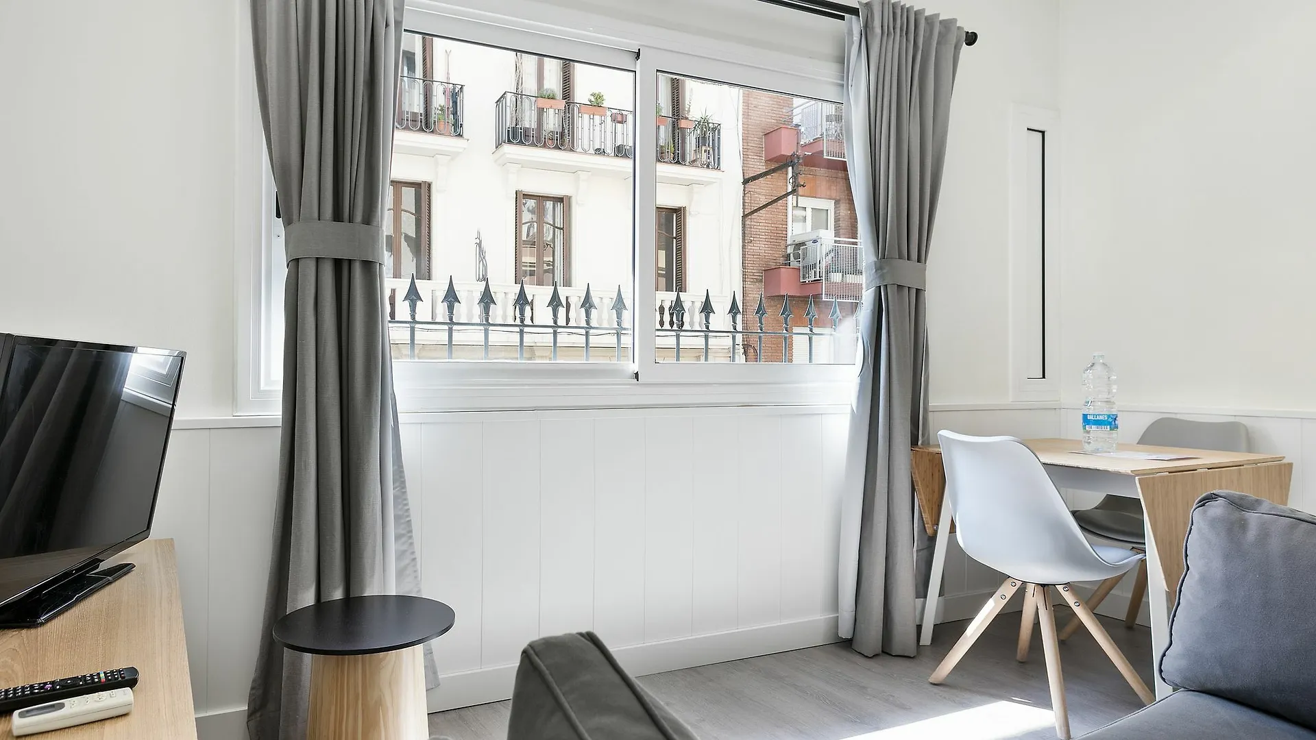 Lägenhet Apartamentos Laforja Barcelona